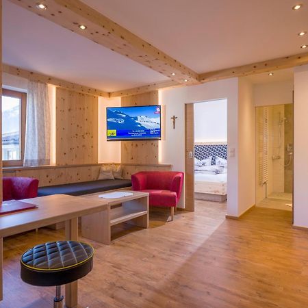 Hotel Alpina Ried im Zillertal Exteriör bild