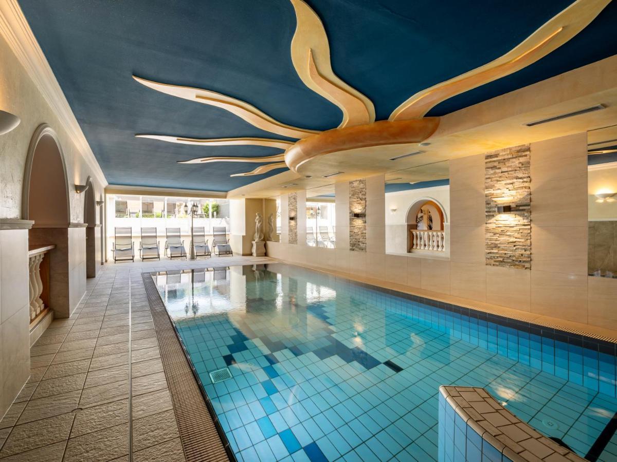 Hotel Alpina Ried im Zillertal Exteriör bild