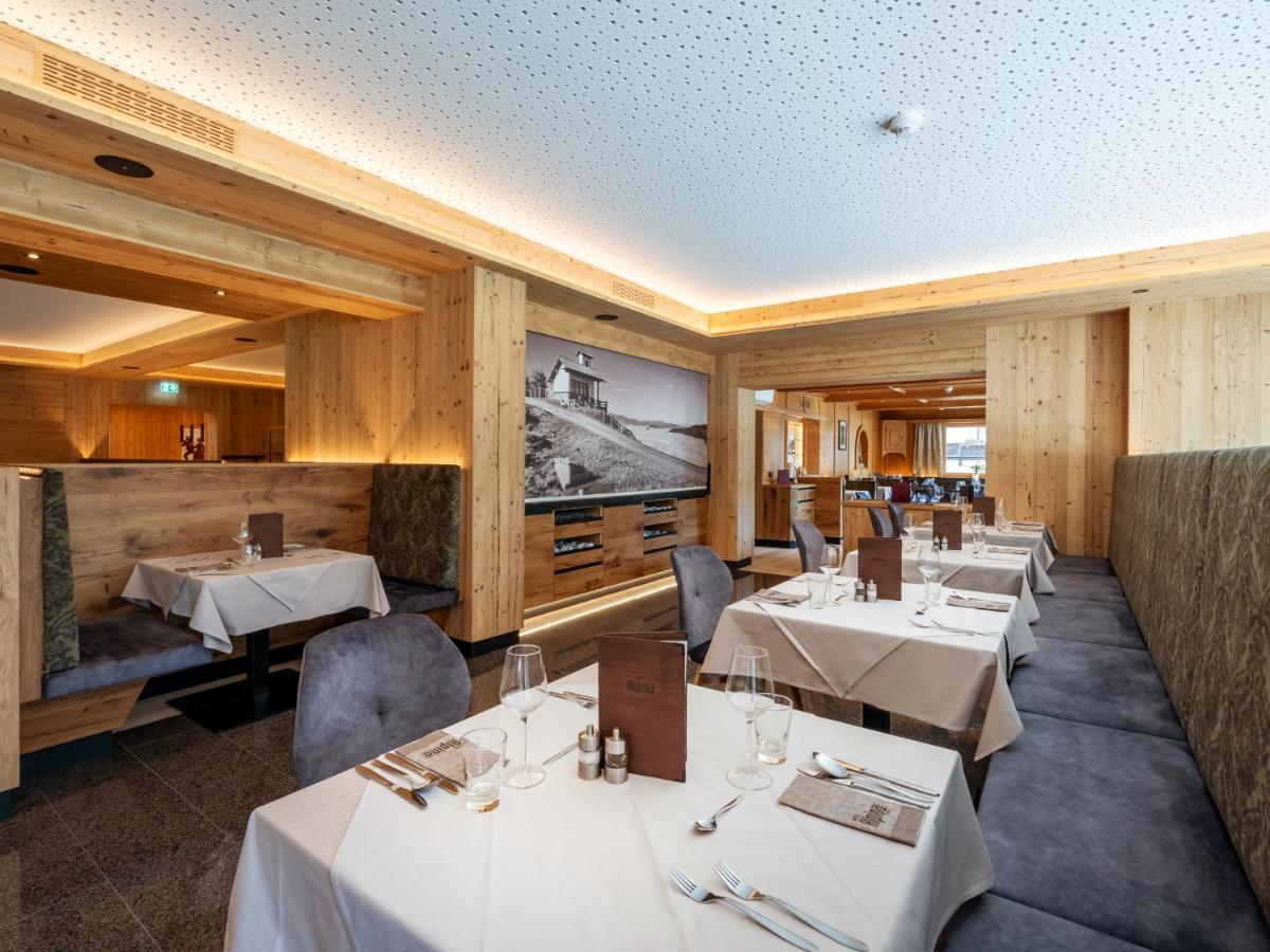 Hotel Alpina Ried im Zillertal Exteriör bild