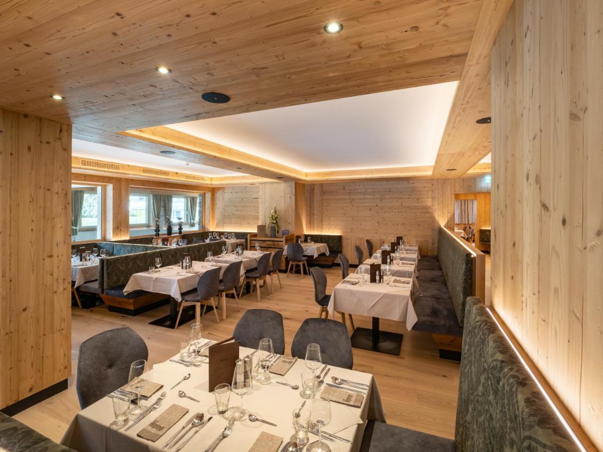 Hotel Alpina Ried im Zillertal Exteriör bild