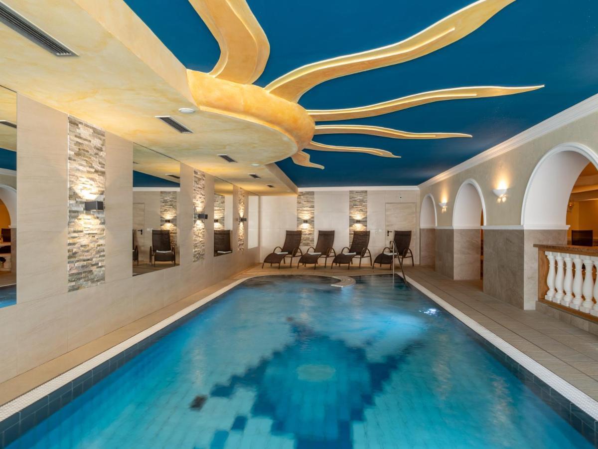 Hotel Alpina Ried im Zillertal Exteriör bild