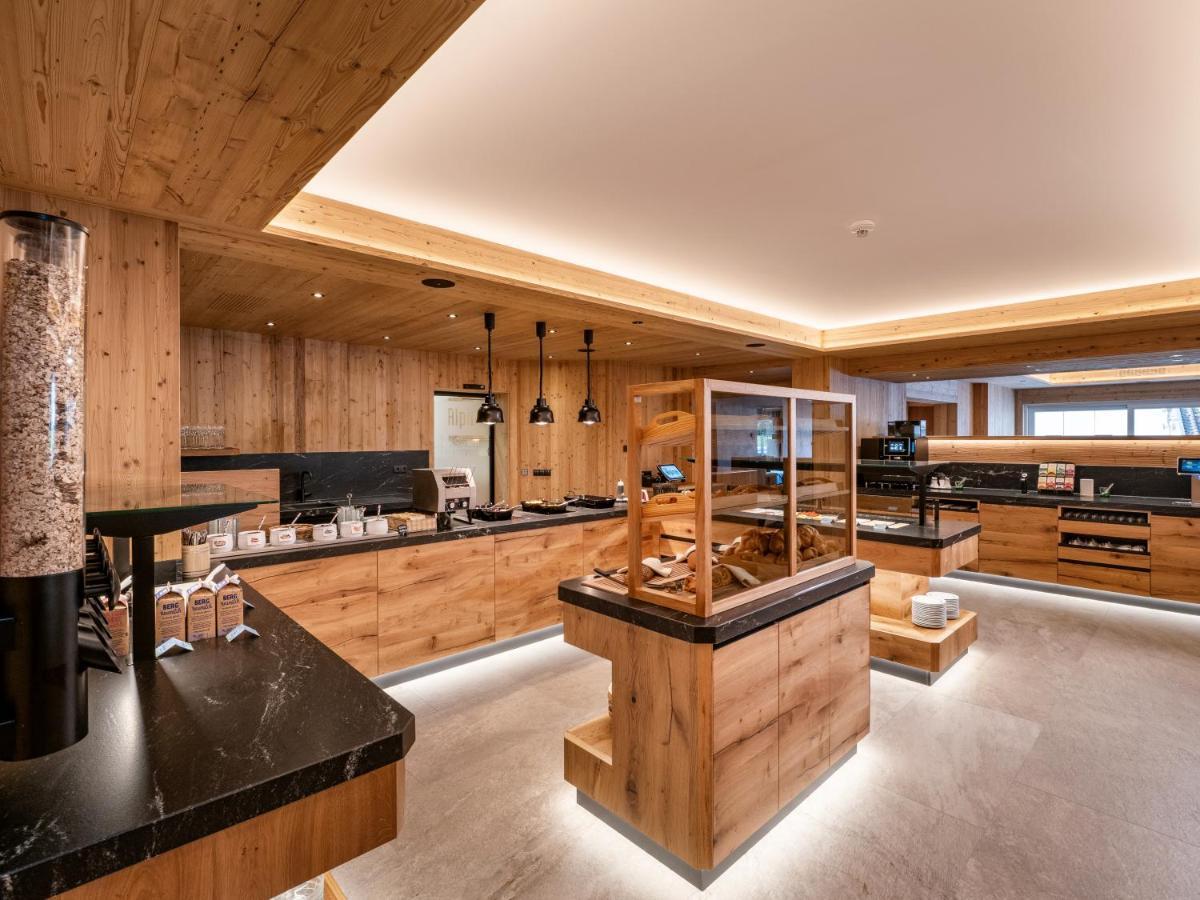 Hotel Alpina Ried im Zillertal Exteriör bild
