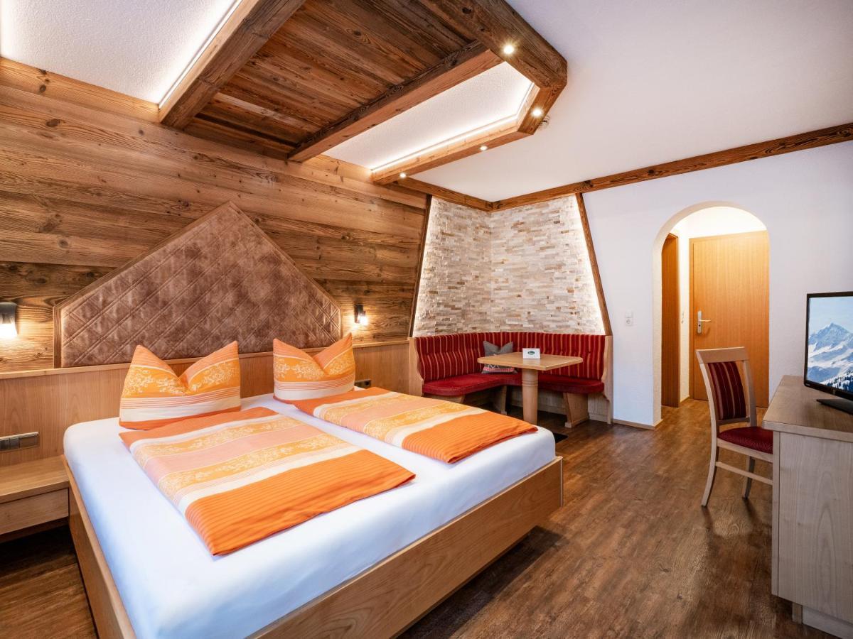 Hotel Alpina Ried im Zillertal Exteriör bild