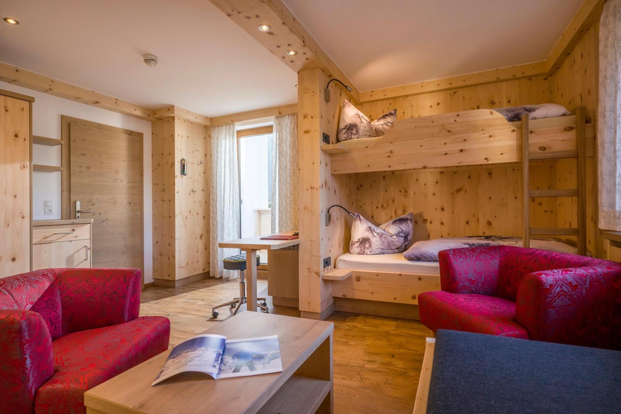 Hotel Alpina Ried im Zillertal Exteriör bild