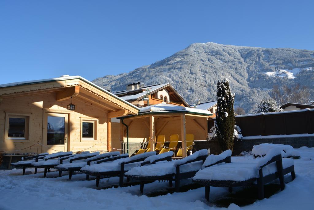 Hotel Alpina Ried im Zillertal Exteriör bild