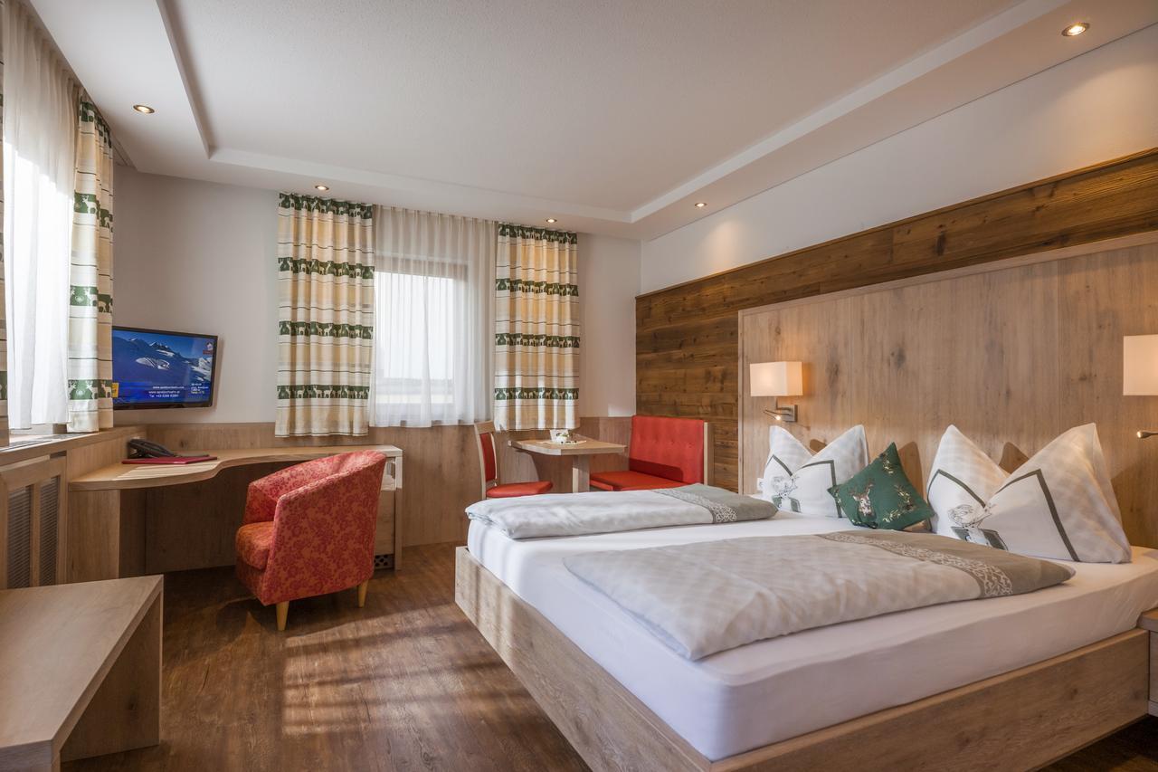 Hotel Alpina Ried im Zillertal Exteriör bild