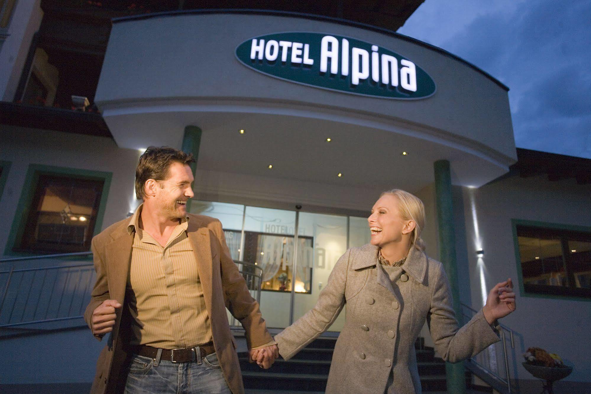 Hotel Alpina Ried im Zillertal Exteriör bild